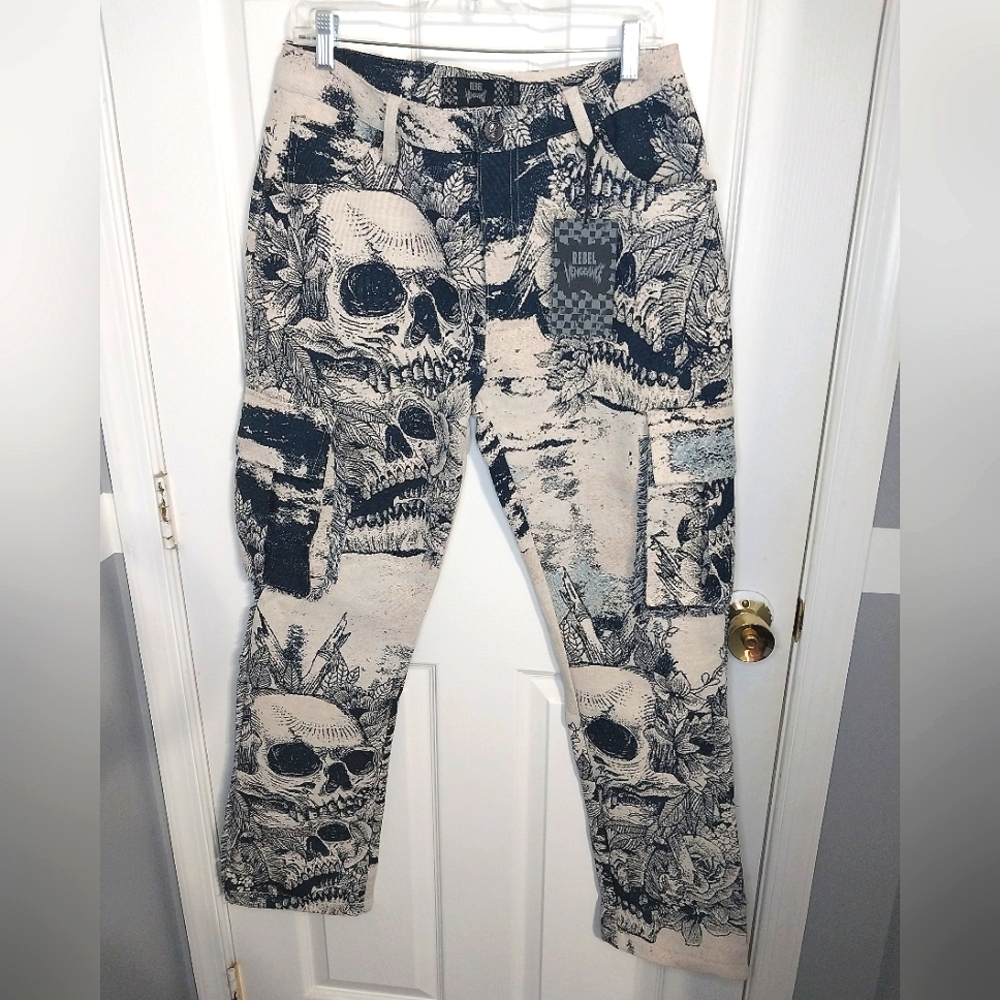 Rebel Vengeange Tapestry Skeleton Cargo Pants, NWT, Size 32‎